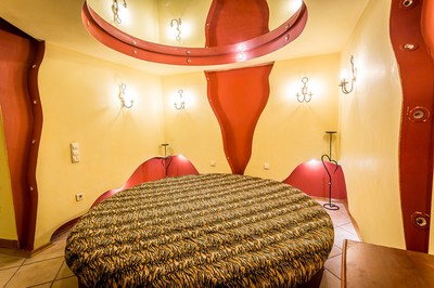 Сауна, лазня Сауна «Жара», Киев відгуки, фото, адреса - laznya.kiev.ua Сауна «Жара» відгуки, лазня/сауна Киев Дарницкий район бул. Дарницкий, 5, фото, адреса з картою проїзду.