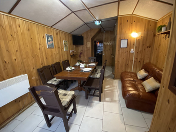 БаніХата відгуки, лазня/сауна Київ Дарницький район м.Славутич. 39-я Садова 1Д. Від метро Славутич 2 хвилини на машині або 10 хвилин пішки, фото, адреса з картою проїзду.