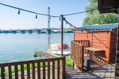 БаніХата відгуки, лазня/сауна Київ Дарницький район м.Славутич. 39-я Садова 1Д. Від метро Славутич 2 хвилини на машині або 10 хвилин пішки, фото, адреса з картою проїзду.