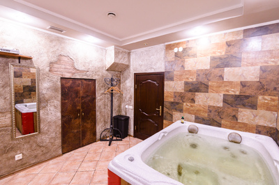 Закарпатська колиба відгуки, лазня/сауна Київ Шевченківський район ул. Богдана Гаврилишина 12/16, вхід із ресторану, фото, адреса з картою проїзду.