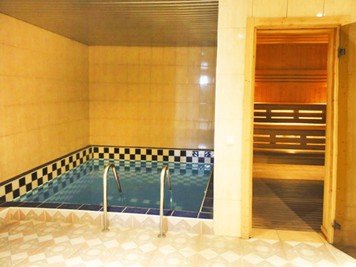 Сауна, лазня Сауни готельного комплексу «Червона Калина» на Дніпрі, Київ відгуки, фото, адреса - laznya.kiev.ua Сауни готельного комплексу «Червона Калина» на Дніпрі відгуки, лазня/сауна Київ Деснянський район Проспект Романа Шухевича 7, Парк Муромець (Північний міст), фото, адреса з картою проїзду.