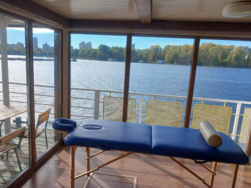 Сауна, лазня Сауни готельного комплексу «Червона Калина» на Дніпрі, Київ відгуки, фото, адреса - laznya.kiev.ua Сауни готельного комплексу «Червона Калина» на Дніпрі відгуки, лазня/сауна Київ Деснянський район Проспект Романа Шухевича 7, Парк Муромець (Північний міст), фото, адреса з картою проїзду.