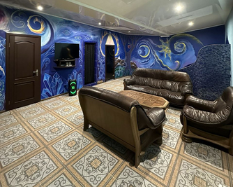 Дом с баней, бассейном, бильярдом «GOLDEN GATE» відгуки, лазня/сауна Новоселки  район ул. Оринина гора, 4а, Новоселки, Киевская область, фото, адреса з картою проїзду.