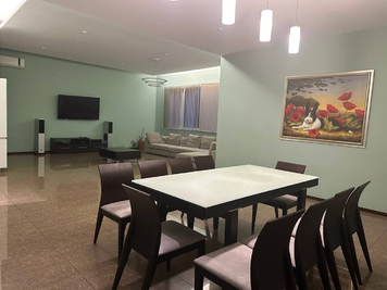 Дом с баней, бассейном, бильярдом «GOLDEN GATE» відгуки, лазня/сауна Новоселки  район ул. Оринина гора, 4а, Новоселки, Киевская область, фото, адреса з картою проїзду.