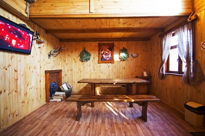 Сауна, лазня Баня на дровах на озере Радужном, Киев відгуки, фото, адреса - laznya.kiev.ua Баня на дровах на озере Радужном відгуки, лазня/сауна Киев Днепровский район ул. Марка Черемшины, 85, фото, адреса з картою проїзду.