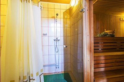 Сауна, лазня Баня на дровах на озере Радужном, Киев відгуки, фото, адреса - laznya.kiev.ua Баня на дровах на озере Радужном відгуки, лазня/сауна Киев Днепровский район ул. Марка Черемшины, 85, фото, адреса з картою проїзду.