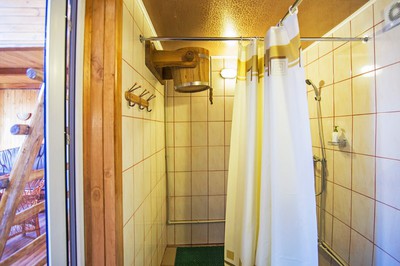 Сауна, лазня Баня на дровах на озере Радужном, Киев відгуки, фото, адреса - laznya.kiev.ua Баня на дровах на озере Радужном відгуки, лазня/сауна Киев Днепровский район ул. Марка Черемшины, 85, фото, адреса з картою проїзду.