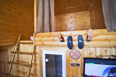 Сауна, лазня Баня на дровах на озере Радужном, Киев відгуки, фото, адреса - laznya.kiev.ua Баня на дровах на озере Радужном відгуки, лазня/сауна Киев Днепровский район ул. Марка Черемшины, 85, фото, адреса з картою проїзду.