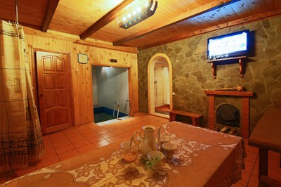 Сауна, лазня Баня на дровах на озере Радужном, Киев відгуки, фото, адреса - laznya.kiev.ua Баня на дровах на озере Радужном відгуки, лазня/сауна Киев Днепровский район ул. Марка Черемшины, 85, фото, адреса з картою проїзду.