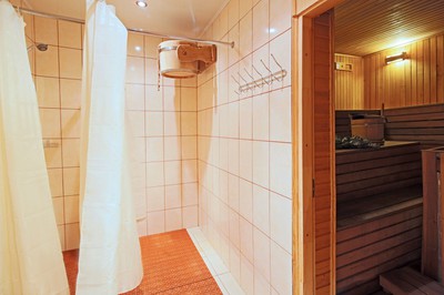 Сауна, лазня Баня на дровах на озере Радужном, Киев відгуки, фото, адреса - laznya.kiev.ua Баня на дровах на озере Радужном відгуки, лазня/сауна Киев Днепровский район ул. Марка Черемшины, 85, фото, адреса з картою проїзду.