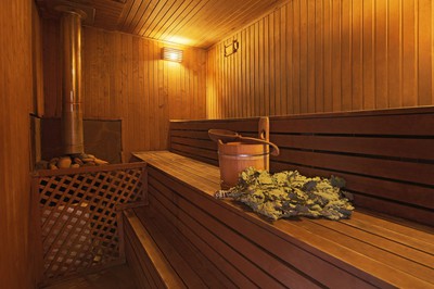 Сауна, лазня Баня на дровах на озере Радужном, Киев відгуки, фото, адреса - laznya.kiev.ua Баня на дровах на озере Радужном відгуки, лазня/сауна Киев Днепровский район ул. Марка Черемшины, 85, фото, адреса з картою проїзду.