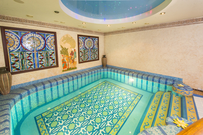 Банно-развлекательный комплекс с профессиональным караоке Travel Club №1 в Киеве відгуки, лазня/сауна Киев Днепровский район просп. Соборности, 15, фото, адреса з картою проїзду.