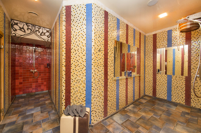 Банно-развлекательный комплекс с профессиональным караоке Travel Club №1 в Киеве відгуки, лазня/сауна Киев Днепровский район просп. Соборности, 15, фото, адреса з картою проїзду.