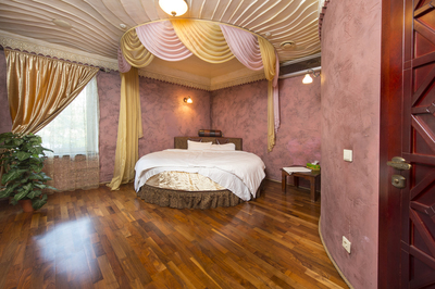 Банно-развлекательный комплекс с профессиональным караоке Travel Club №1 в Киеве відгуки, лазня/сауна Киев Днепровский район просп. Соборности, 15, фото, адреса з картою проїзду.