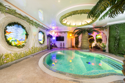 Банно-развлекательный комплекс с профессиональным караоке Travel Club №1 в Киеве відгуки, лазня/сауна Киев Днепровский район просп. Соборности, 15, фото, адреса з картою проїзду.