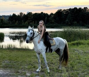 Лазня на дровах «Підкова» (на Гідропарку), з виходом до Дніпра відгуки, лазня/сауна Київ Дніпровський район Остров Долобецький (5 мин от м. Гидропарк), фото, адреса з картою проїзду.